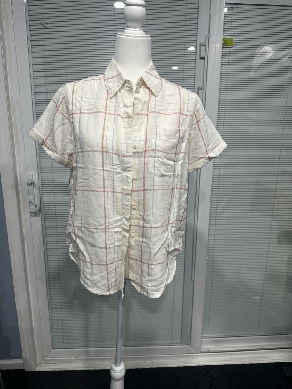 Levi's Cream Plaid Short-Sleeve Button-Down Shirt